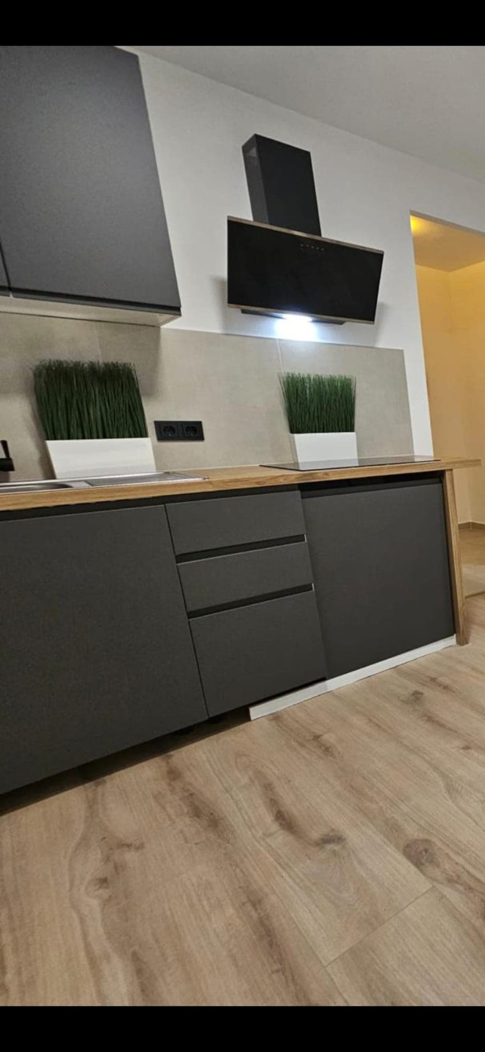 Freshly renovated and high-end furnished 3-room shared apartment in the center of Cologne-Kalk thumbnail 7